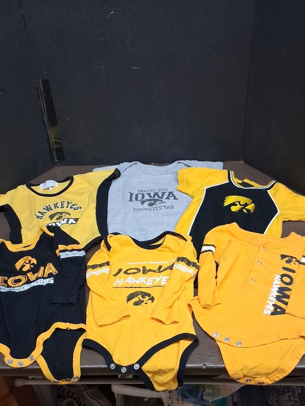 Set Of 6 onesies, Iowa Hawkeyes, Size 0-3 M.